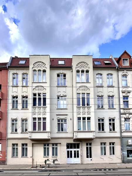 Ruhige 3-Zimmer-DG-Wohnung mit EBK und Terrasse